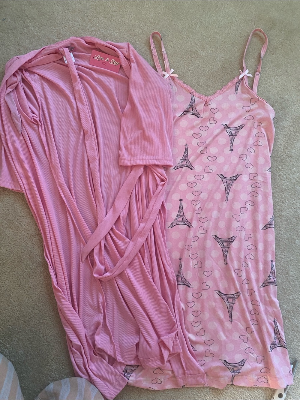 Love to sleep set NWT size small chemise and robe